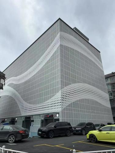 定做冲孔铝单板选哪家专业厂商看准这3点