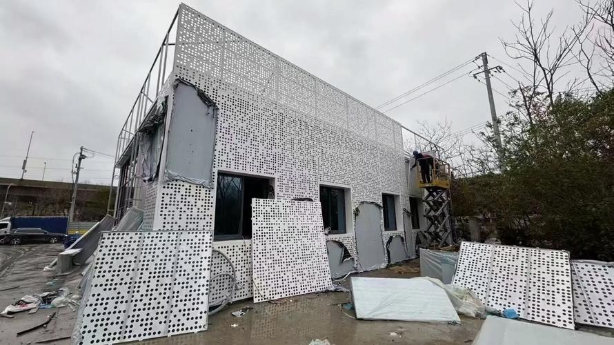 找木纹铝单板厂家怎么选 2026年最新趋势