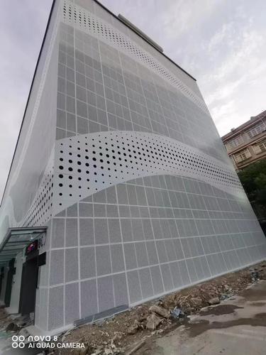 氟碳铝单板幕墙选型风向标:2026 工程选材全指南