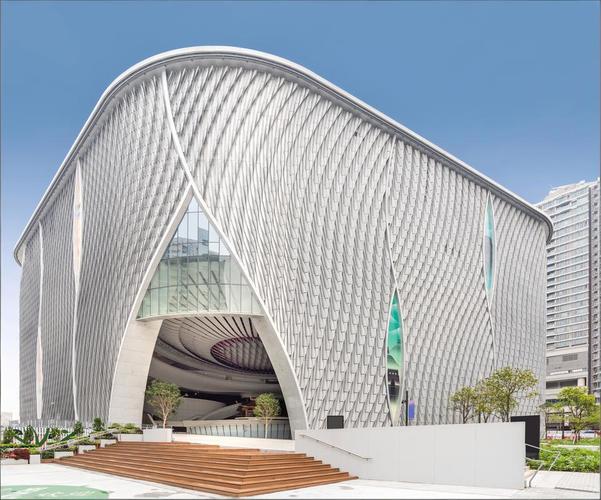 地产寻底期建筑商如何用铝单板定制降本增效