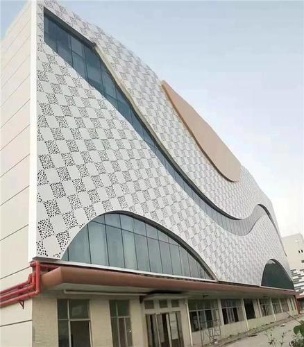 铝单板多少钱一平方 了解最新行情和避坑要点